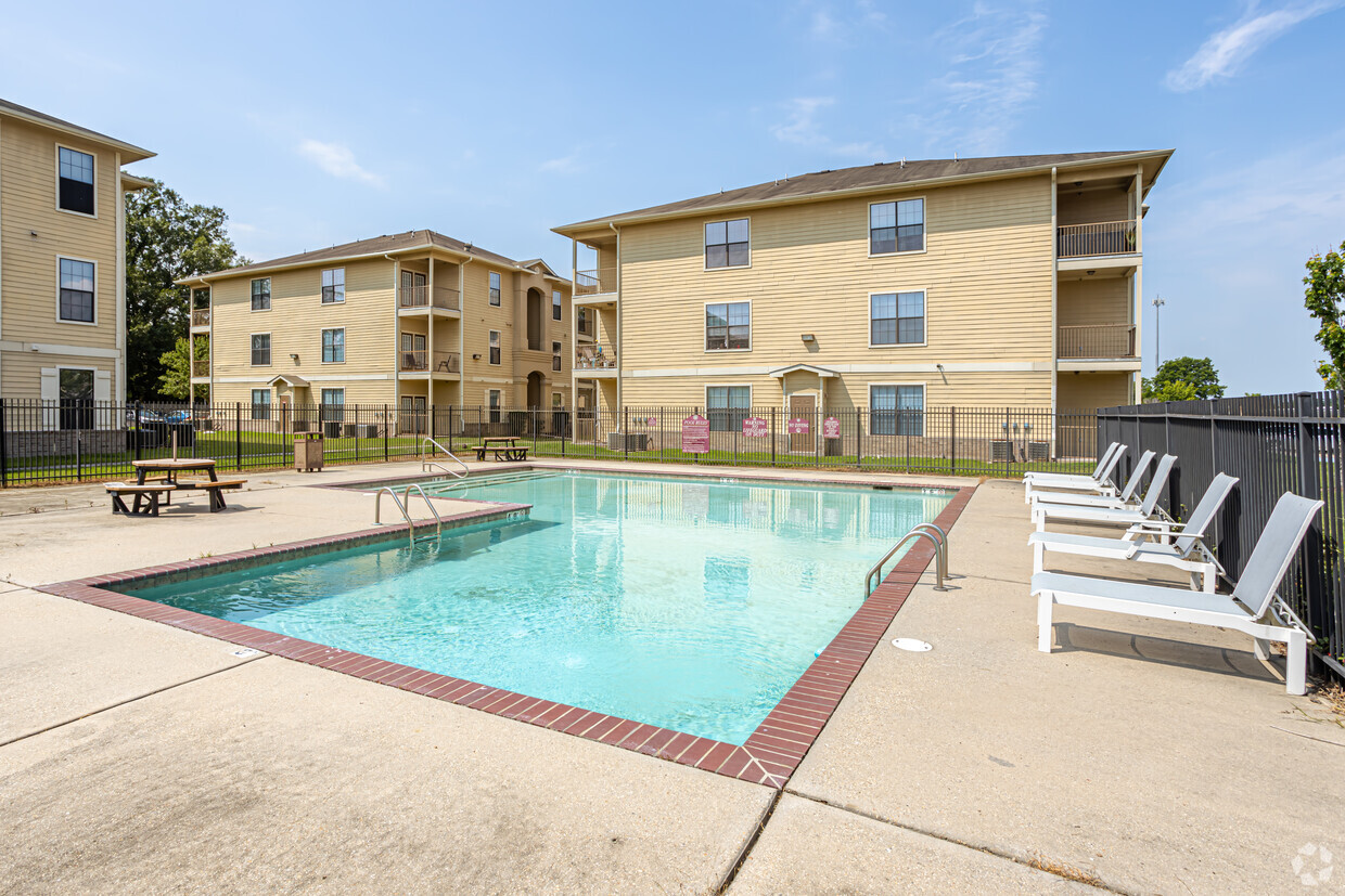 reserve-at-jefferson-crossing-baton-rouge-la-pool